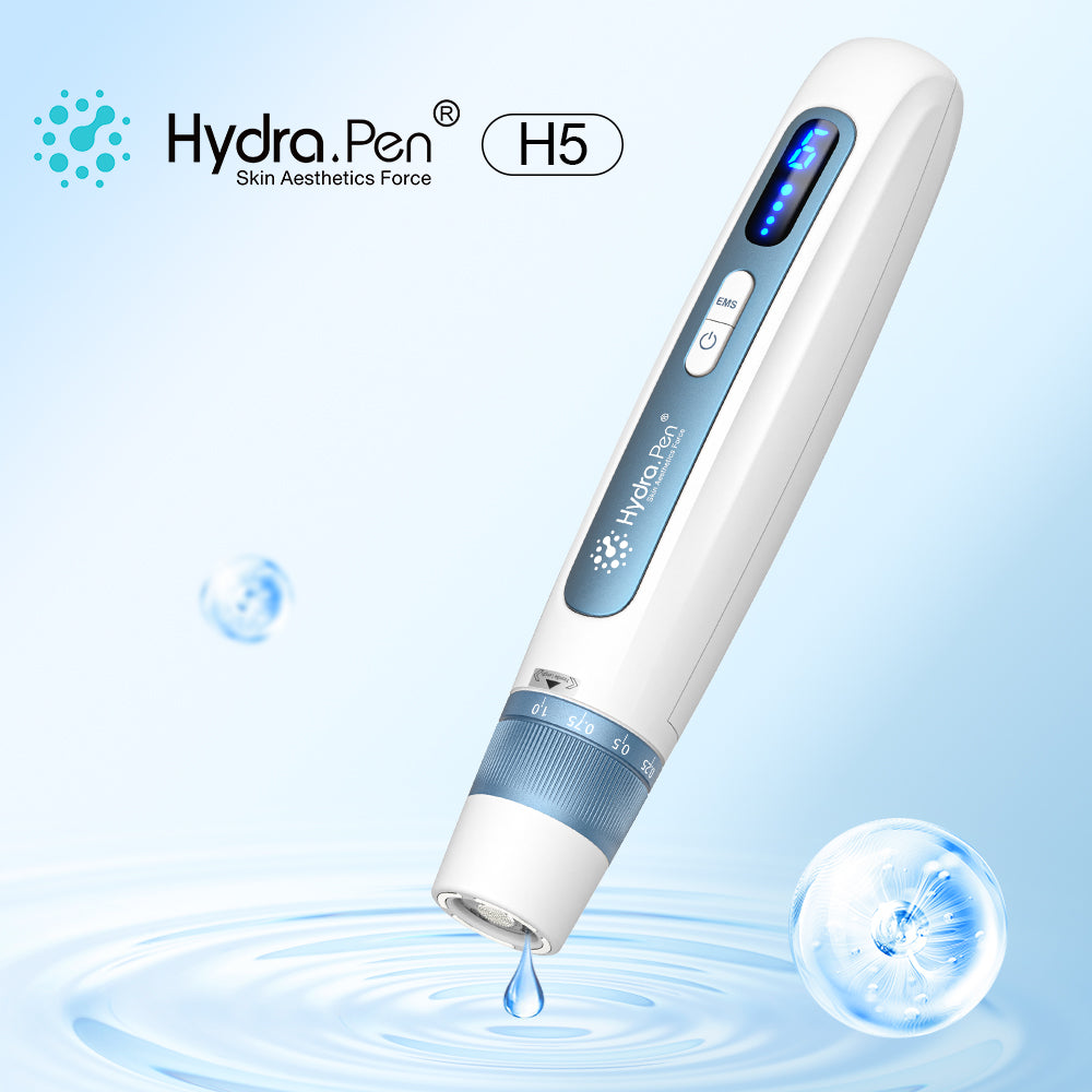 Hydra Pen H5 bleu acier avec cartouche à réservoir montée sur fond bleu